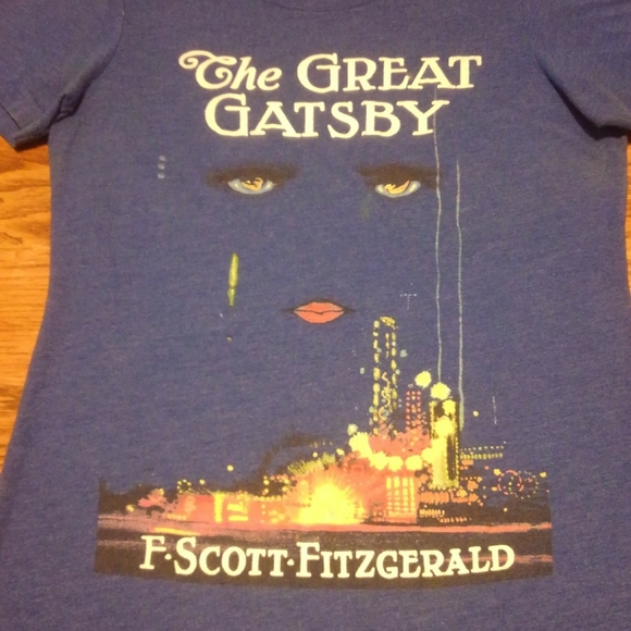 Great Gatsby 📚 Shirt Book F Scott Fitzgerald - Picture 2 of 11